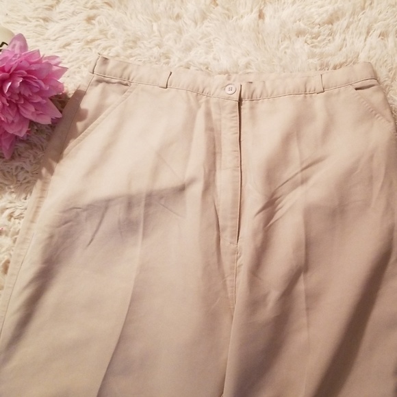 Beautiful slacks - Picture 2 of 4